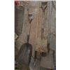 Image 1 : Lot of assorted shovels