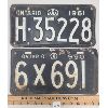 Image 1 : LOT OF 2 - 1950 & 1961 ONTARIO LICENSE PLATES