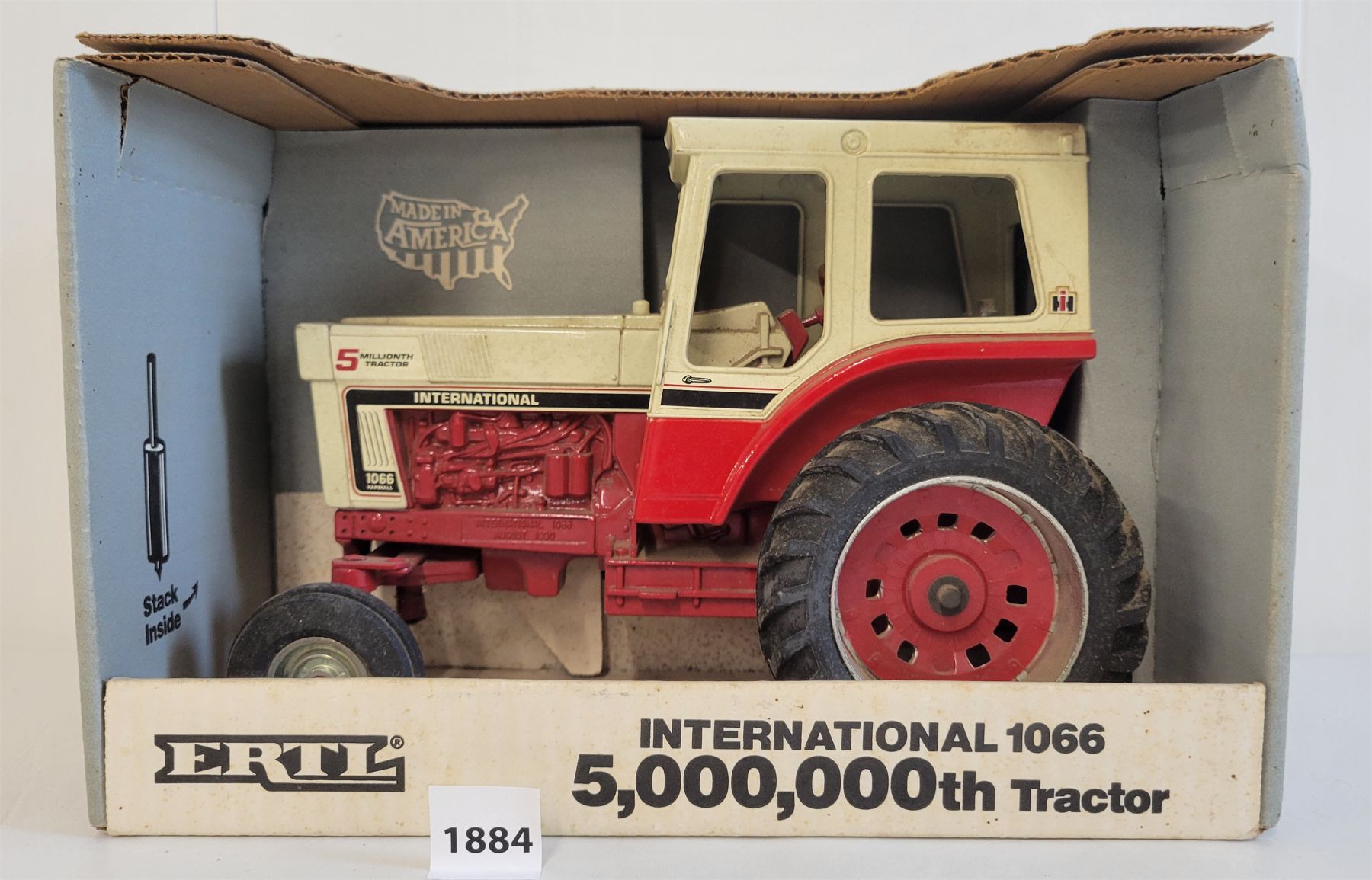 Ertl Collection ERTL 1974 INTERNATIONAL 1066 5,000,000TH DIECAST TRACTOR - 1:16 SCALE