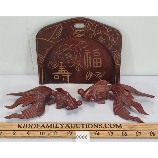 LOT OF 3 - CARVED GOLDFISH FIGURES & CRUMB TRAY 