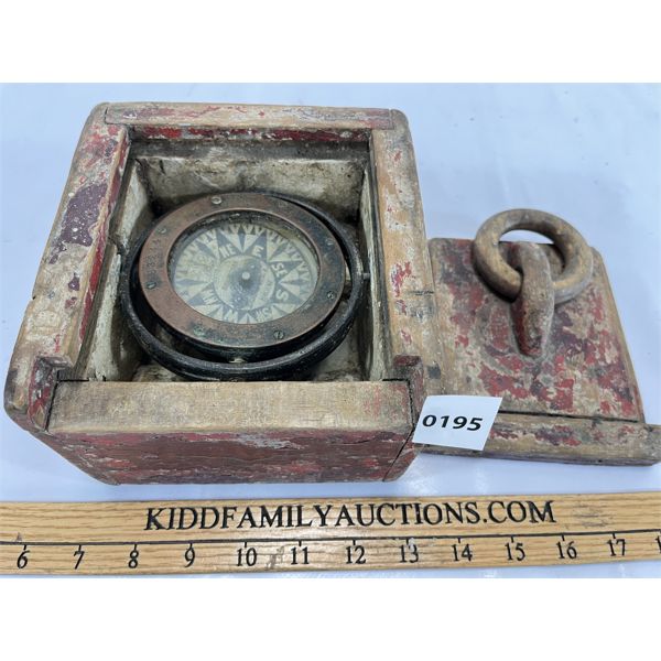 ROBERTSON - HALIFAX - FLOATING NAUTICAL COMPASS