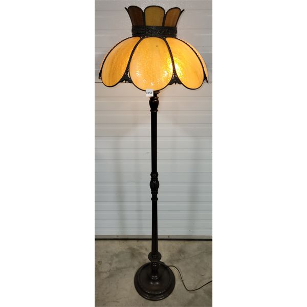TURNED WALNUT BASE STAINED GLASS FLOOR LAMP