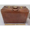 Image 4 : LOT OF 2 - LEATHER SUITCASES 