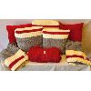 Image 1 : LOT OF 8 - DECORATIVE THROW PILLOWS & BLANKETS - INCL ROOTS