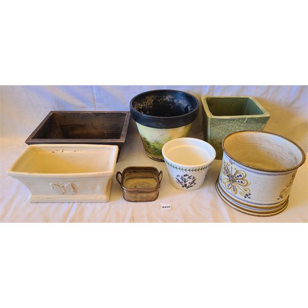 LOT OF 7 - CERAMIC & WOOD FLOWER PLANTERS