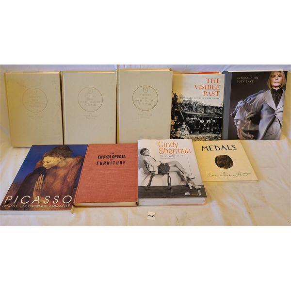 LOT OF 8 - HARDCOVER BOOKS - INCL WEBSTER'S THIRD DICTIONARY SET & INTRODUCING SUZY LAKE ETC