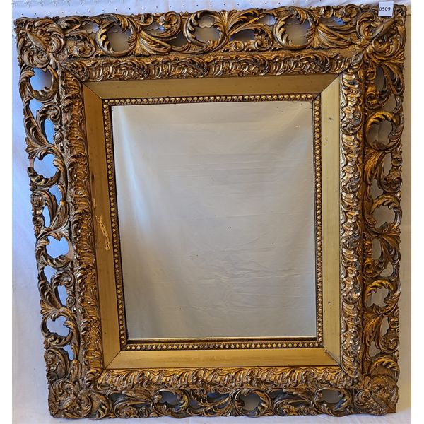 GILT STYLE DETAILED FRAMED MIRROR