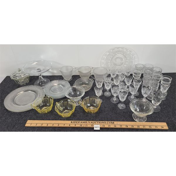 QTY OF CRYSTAL & GLASS DINING PIECES - INCL CANDY DISHES, LUNCH PLATES & CORDIAL GLASSES ETC
