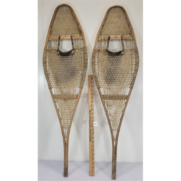 PAIR OF ANTIQUE SNOWSHOES 
