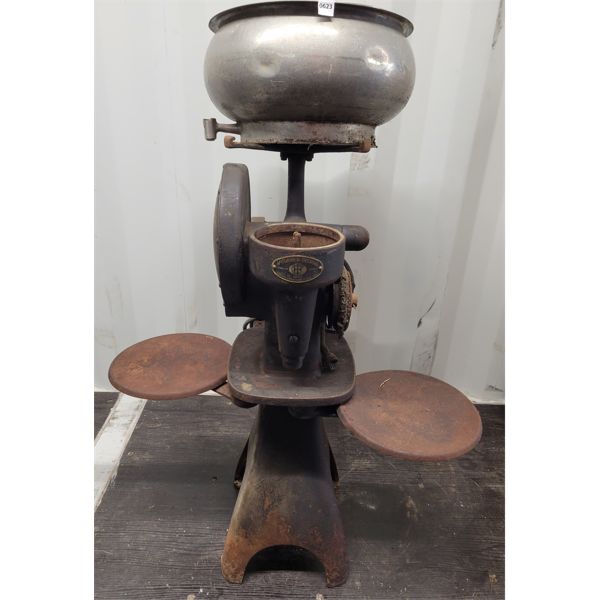 MCCORMICK-DEERING CREAM SEPARATOR 