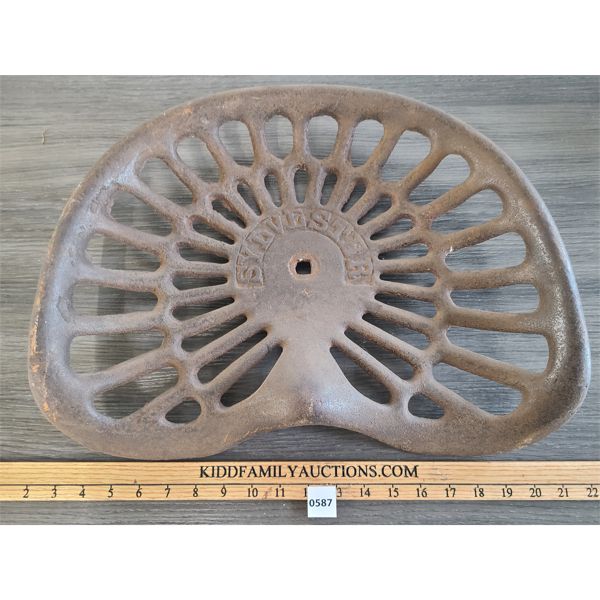 SYLVESTER CAST IMPLEMENT SEAT