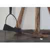 Image 3 : LOT OF 5 - PICK AXE, FORK & DOUBLE EDGED AXE