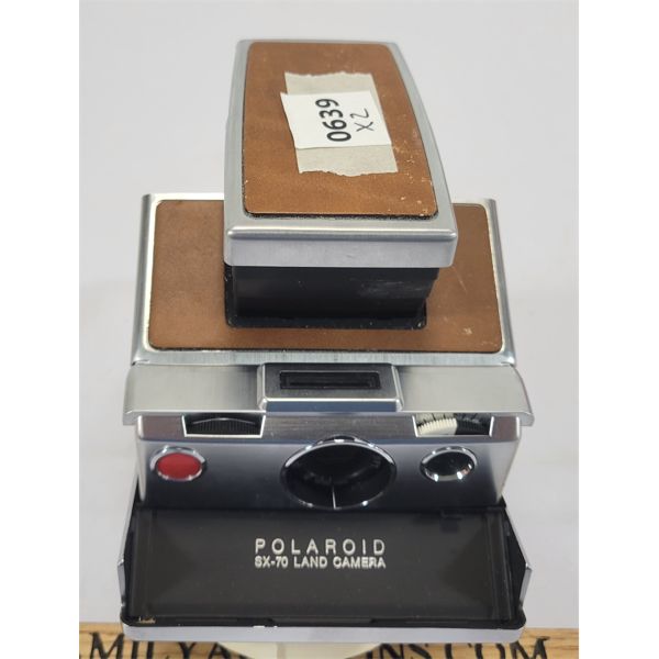 LOT OF 2 - POLAROID SX-70 LAND CAMERA & CAMERALITE