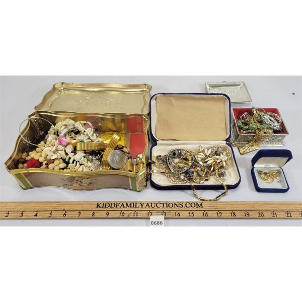 JOB LOT - MISC COSTUME JEWELRY