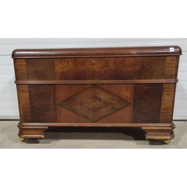 CEDAR LINED CHEST ON CASTORS 