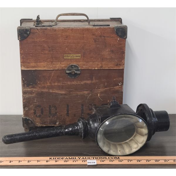 LOT OF 2 - NORTHERN ELECTRIC CO. PHONE BOX AND CARRIAGE LIGHT