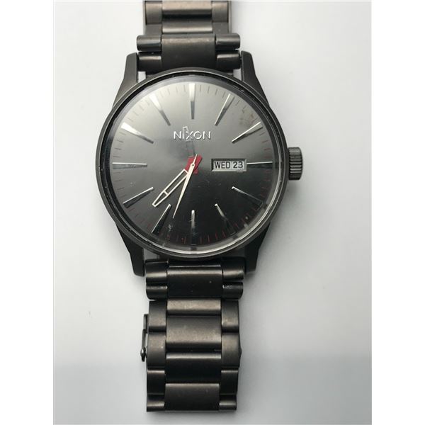 MENS NIXON WATCH WITH DAY DATE