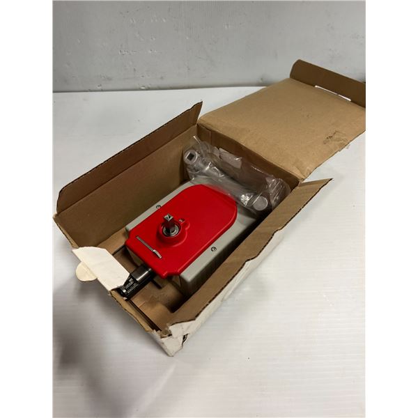 New ? Allen Bradley 442G-MABH-L Handle Assembly