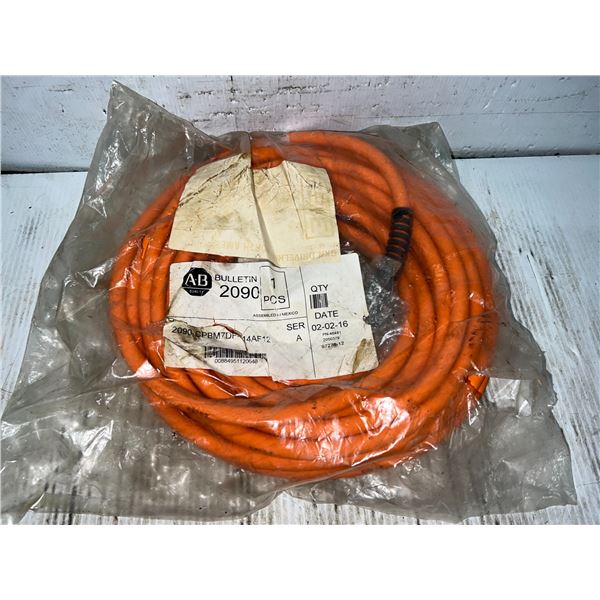 New? Allen-Bradley #2090-CPBM7DF-14AA12 Cable