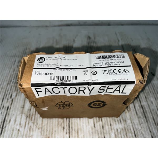 New? Allen-Bradley #1769-IQ16 16PT 24VDC Sink/Source Input