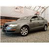 Image 1 : A9 --  2006 VW PASSAT 20T LUXURY, Green, 165450 KM