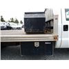 Image 52 : 0C --  2005 FORD F450 SUPER DUTY  DIESEL FLAT DECK DUALLY, White, 314649 KM