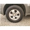Image 52 : A1 --  2001 MAZDA TRIBUTE LX, Grey, 227 210 KM's "NO RESERVE"