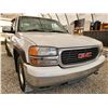 Image 14 : H6 --  2001 GMC SIERRA 1500 EXT CAB 4X4, White, 266254 KM