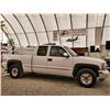 Image 21 : H6 --  2001 GMC SIERRA 1500 EXT CAB 4X4, White, 266254 KM