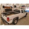 Image 30 : H6 --  2001 GMC SIERRA 1500 EXT CAB 4X4, White, 266254 KM
