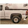 Image 48 : H6 --  2001 GMC SIERRA 1500 EXT CAB 4X4, White, 266254 KM