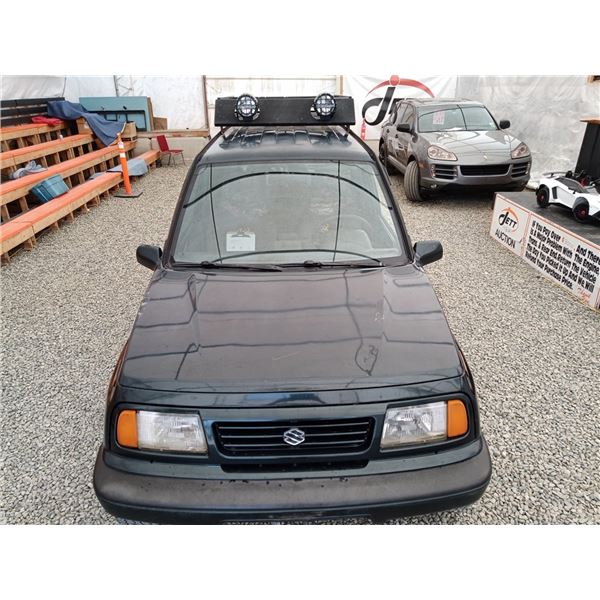 B5 -- 1995 SUZUKI SIDEKICK JX 4X4 , Black, 287261