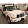 Image 8 : D1 --  2007 JEEP COMMANDER , White, 236,557 KM
