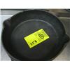 Image 2 : 3 SM. CAST IRON FRY PANS