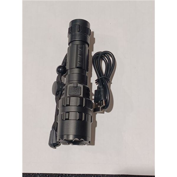 LED FLASHLIGHTS (NO BATTERIES) NEW WITH CHARGING CORD