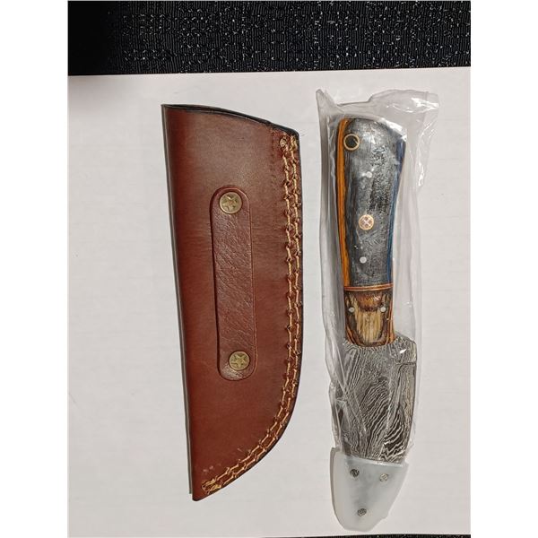 DAMASCUS STEEL KNIFE COMES WITH SHEATH