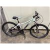 Image 2 : SPECIALIZED MYKA WHITE 21 SPEED FRONT SUSPENSION MOUNTAIN BIKE ( 15 FRAME SIZE )