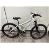 Image 2 : NORCO WOLVERINE CREAM 16 SPEED FRONT SUSPENSION MOUNTAIN BIKE WITH FULL DISC BRAKES