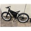 Image 1 : SONDORS BLACK 7 SPEED BOG TIRE ELECTRIC ASSISTED BIKE WITH FULL DISC BRAKES