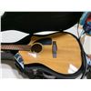 Image 2 : FENDER CD60CE NAT LIGHT WOOD ACOUSTIC/ ELECTRIC GUITAR IN HARD-SHELL CASE WITH CORD