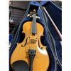 Image 2 : VINTAGE VIOLINS 105 LIGHT WOOD 1/2 SIZE VIOLIN WITH BOW IN HARD TRANSPORT CASE