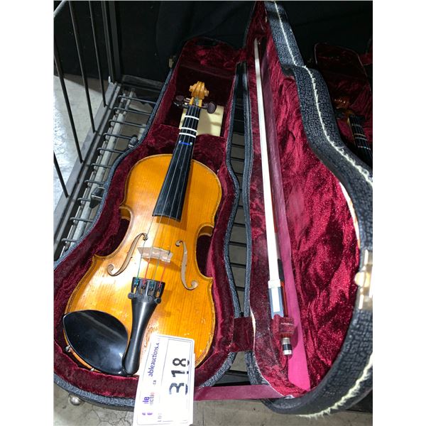 LARK LIGHT WOOD 1/2 SIZE VIOLIN WITH BOW IN HARD TRANSPORT CASE ( MADE IN CHINA )