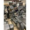 Image 2 : LIFE FITNESS CLSX COMMERCIAL ELECTRIC ELLIPTICAL CROSSTRAINER WITH LIFEFITNESS 17" HD TELEVISION