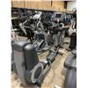 Image 2 : LIFE FITNESS 95X COMMERCIAL 110V ELLIPTICAL CROSSTRAINER WITH DIGITAL DISPLAY USB PORT, HEADPHONE