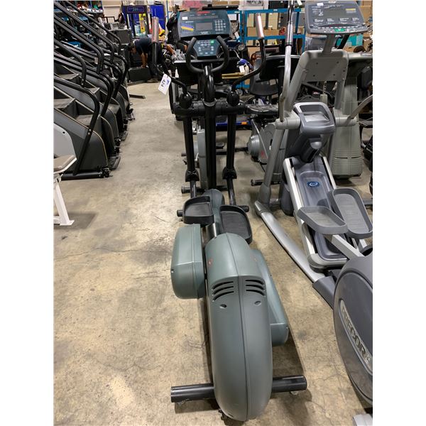 LIFE FITNESS 9500HR COMMERCIAL ELLIPTICAL CROSSTRAINER WITH DIGITAL DISPLAY
