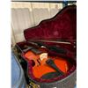 Image 2 : SKYLARK MV008 DARK WOOD VIOLIN WITH BOW IN HARD TRANSPORT CASE ( MADE IN CHINA )