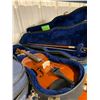 Image 2 : SUZUKI VIOLIN CO. 7 DARK WOOD 1/2 VIOLIN WITH BOW IN HARD TRANSPORT CASE ( MADE IN JAPAN,