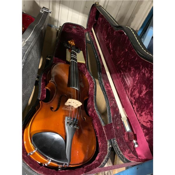 SKYLARK MV008 DARK WOOD VIOLIN WITH BOW IN HARD TRANSPORT CASE ( MADE IN CHINA )