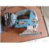 Image 2 : Makita 18v Jigsaw with Charger, Batteries and Bag