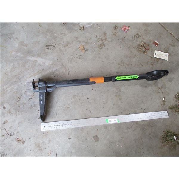 Dandelion Picker with Telescopic Extendable